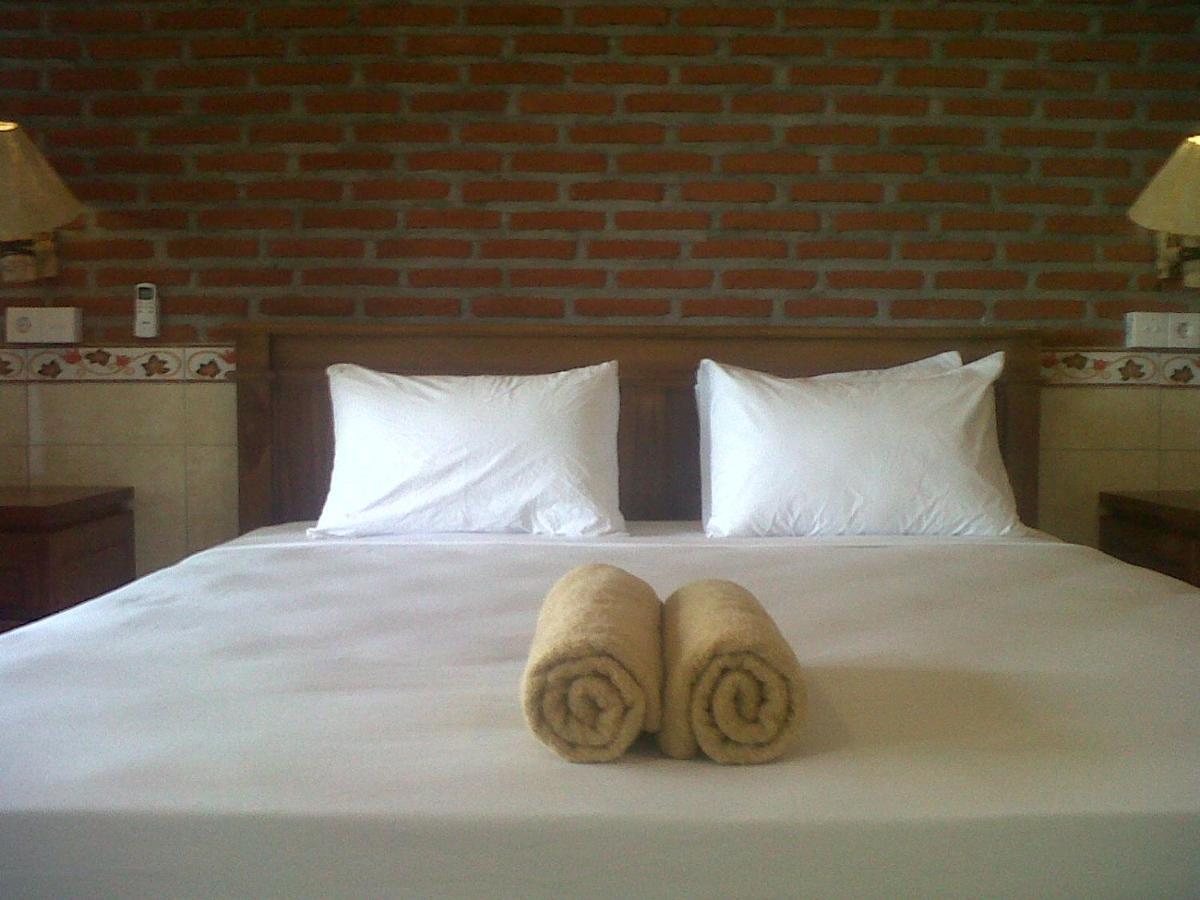 Eliska Sari Bungalows Sumberkima Pemuteran Buitenkant foto